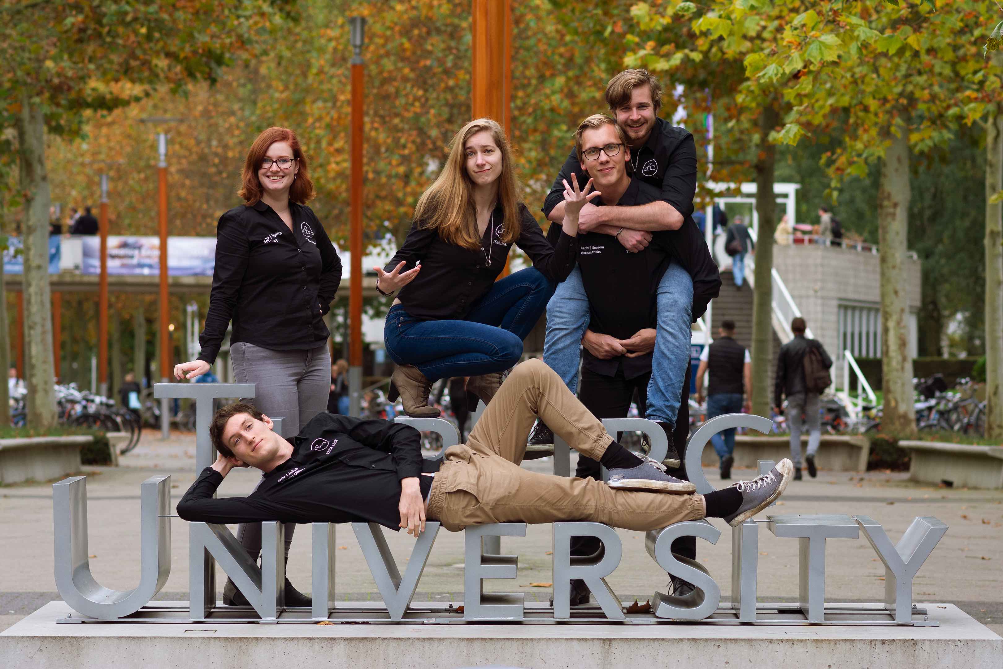 Link Board 19/20 group pic